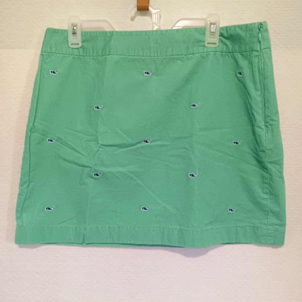 Green Vineyard Vines  Skirt with Embroidered whale Details.